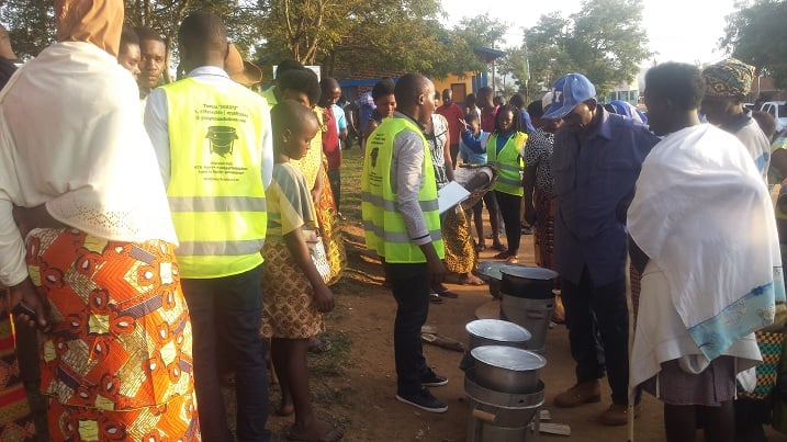Abaturage berekwa imbabura zikoresha inkwi n'amakara bicye ndetse na gaz