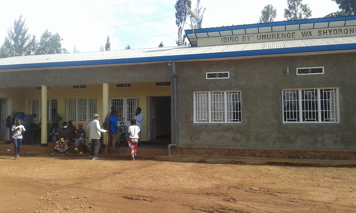 Abacuruzi bahora ku buyobozi kubaza ikibazo cyabo