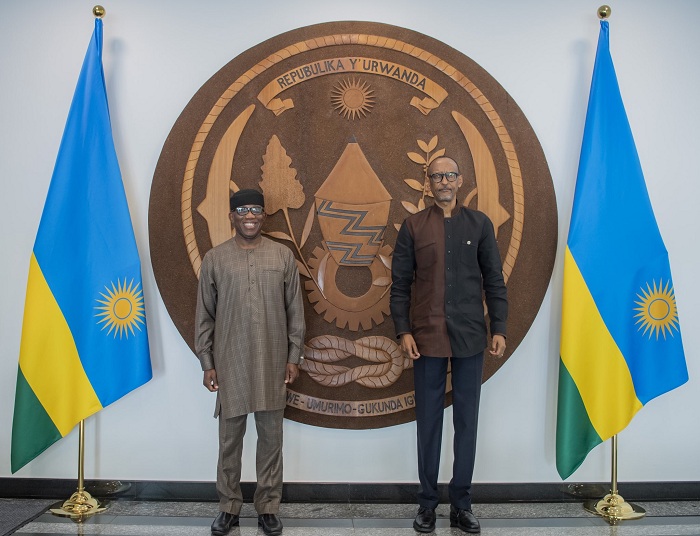 Perezida Kagame na Amb Bankole Adeoye