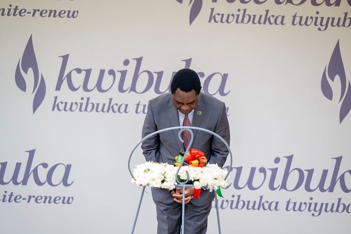 Perezida Hichilema yunamiye Abazize Jenocide yakorewe abatutsi bashyinguye mu rwibutso rwa Kigali ku Gisozi