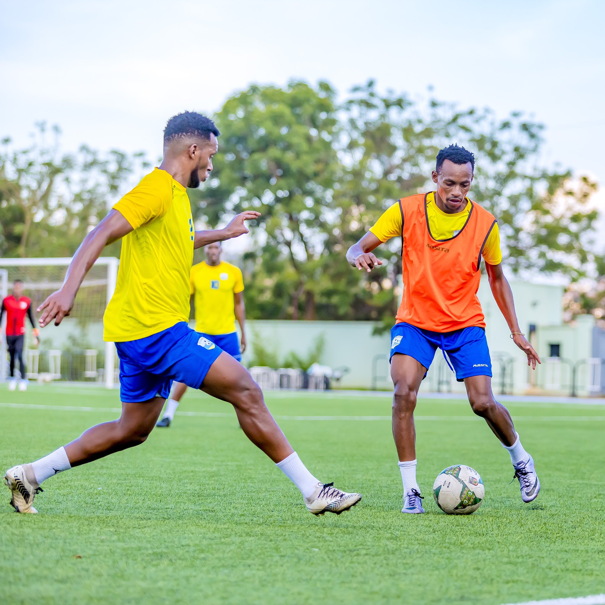 Kapiteni wa APR FC Niyomugabo Claude na Sibomana Patrick ntibajyana n'Amavubi