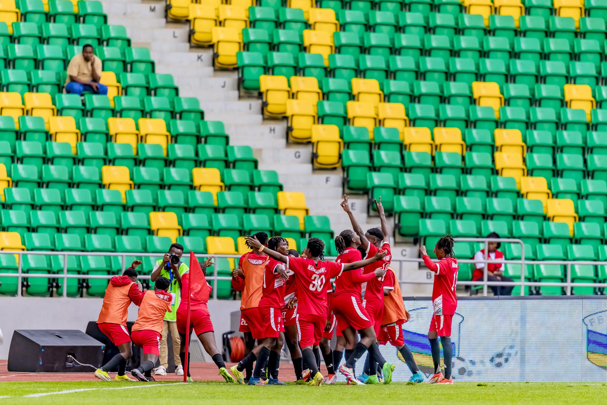 Indangahangarwa WFC bishimira igitego