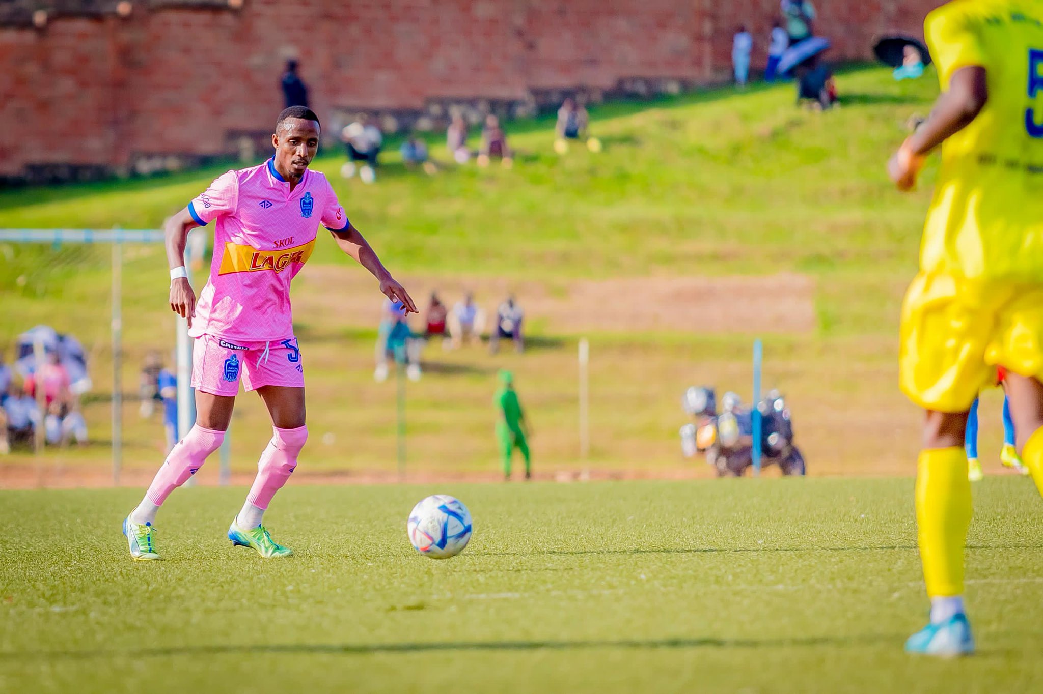Bayisenge Emery yakina umukino wa mbere muri Rayon Sports 