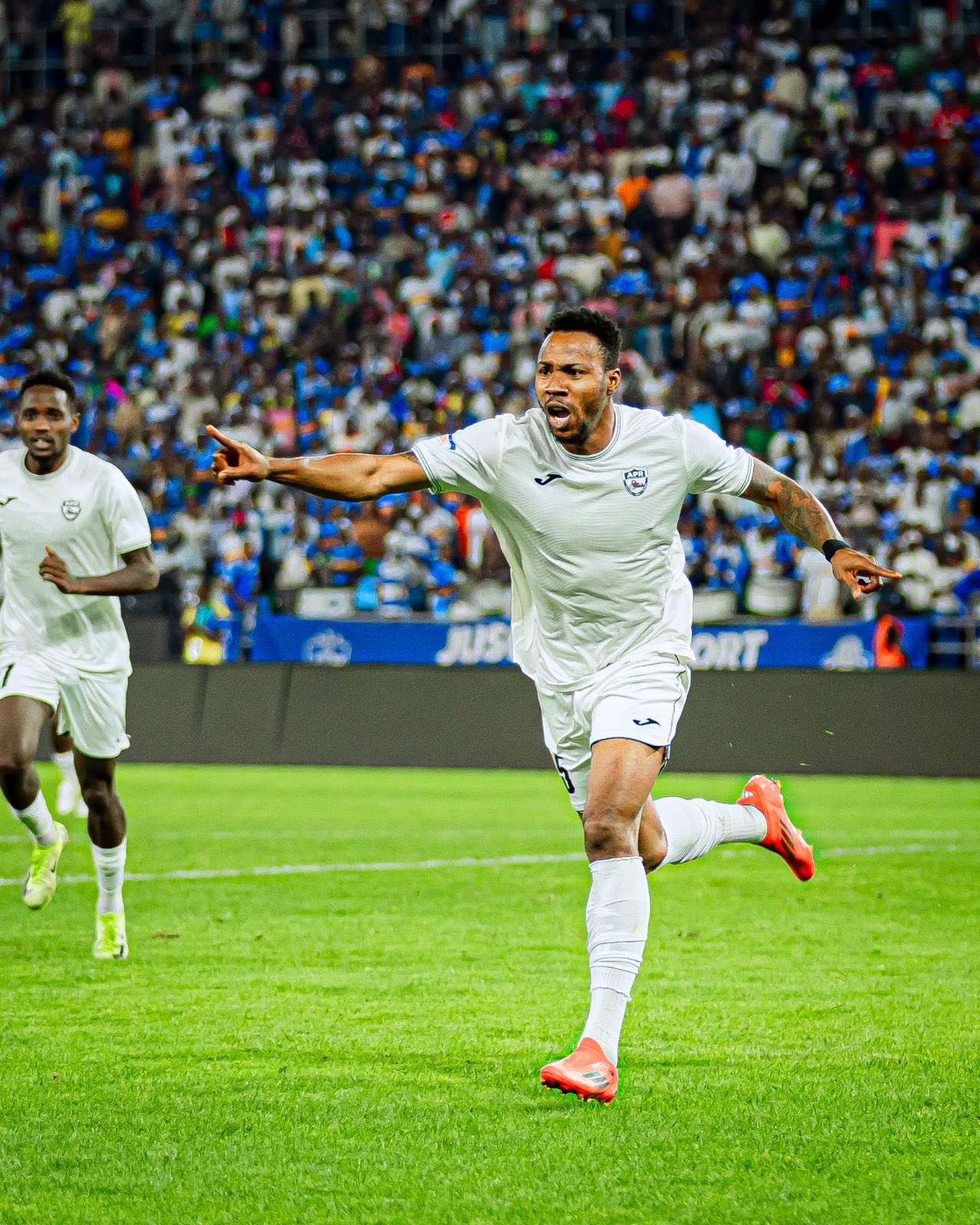 William Togui Mel nyuma kwishyura ikioe ya APR FC igitego 
