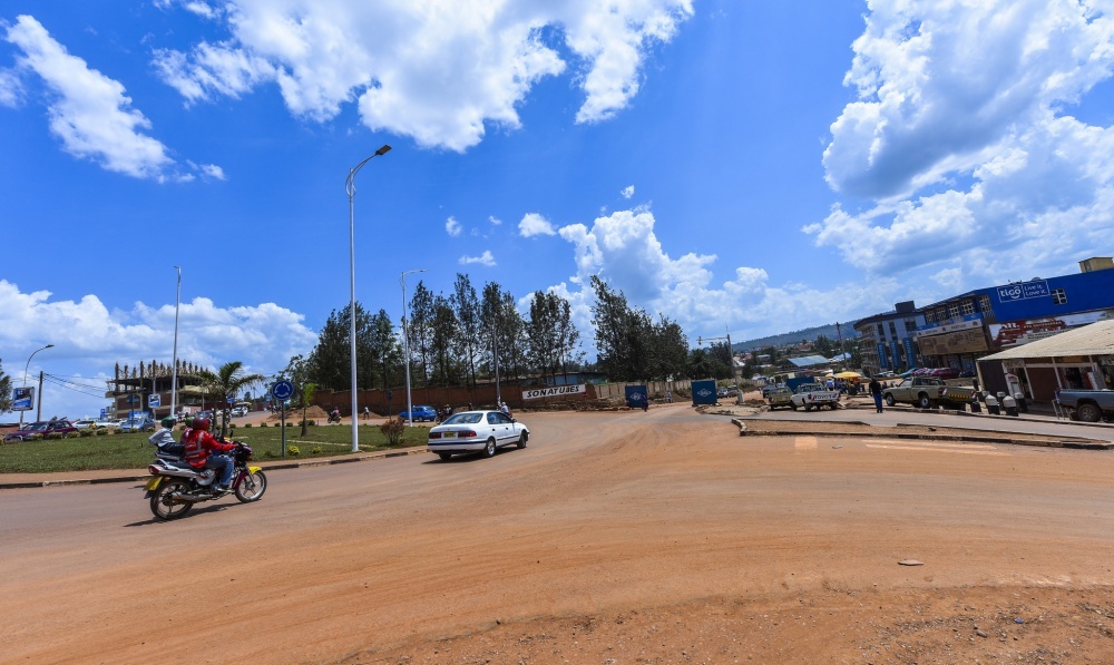 Ibikorwa byo kwagura uwo muhanda bizatangirira kuri Rond point ya Sonatube