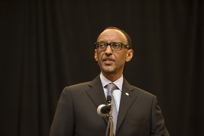 Perezida Kagame yizera ko abato bahawe ubumenyi mu ikoranabuhanga na siyansi ari bo bazateza imbere Afurika.