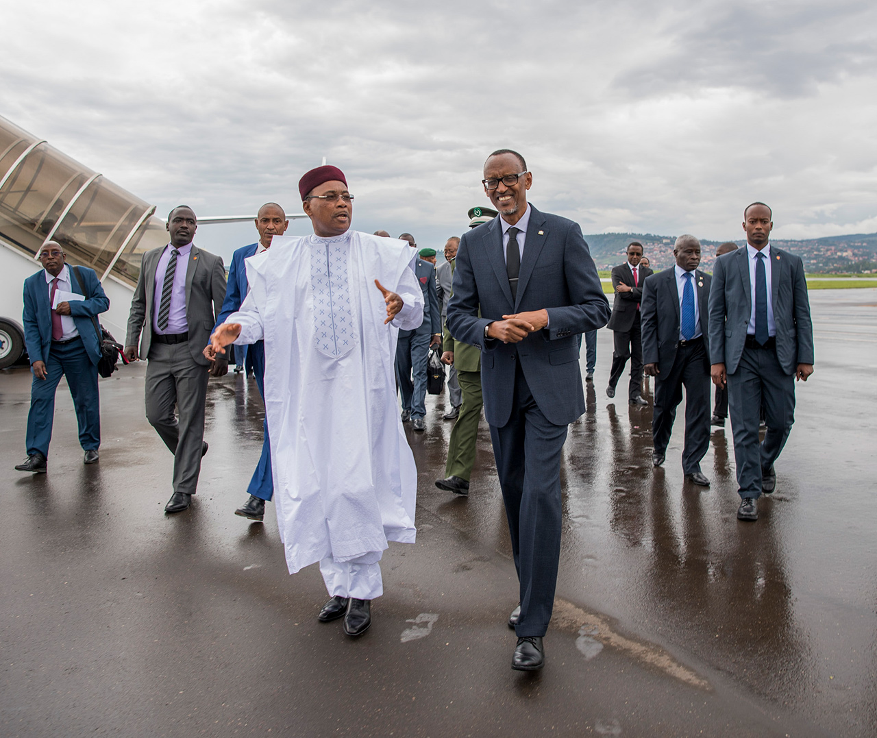 Perezida Hamadou niwe wageze mu Rwanda bwa mbere mu baperezida 26 bazitabira inama ya AU