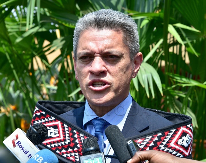 Ambasaderi Bruce Rata Sheperd wa New Zealand.