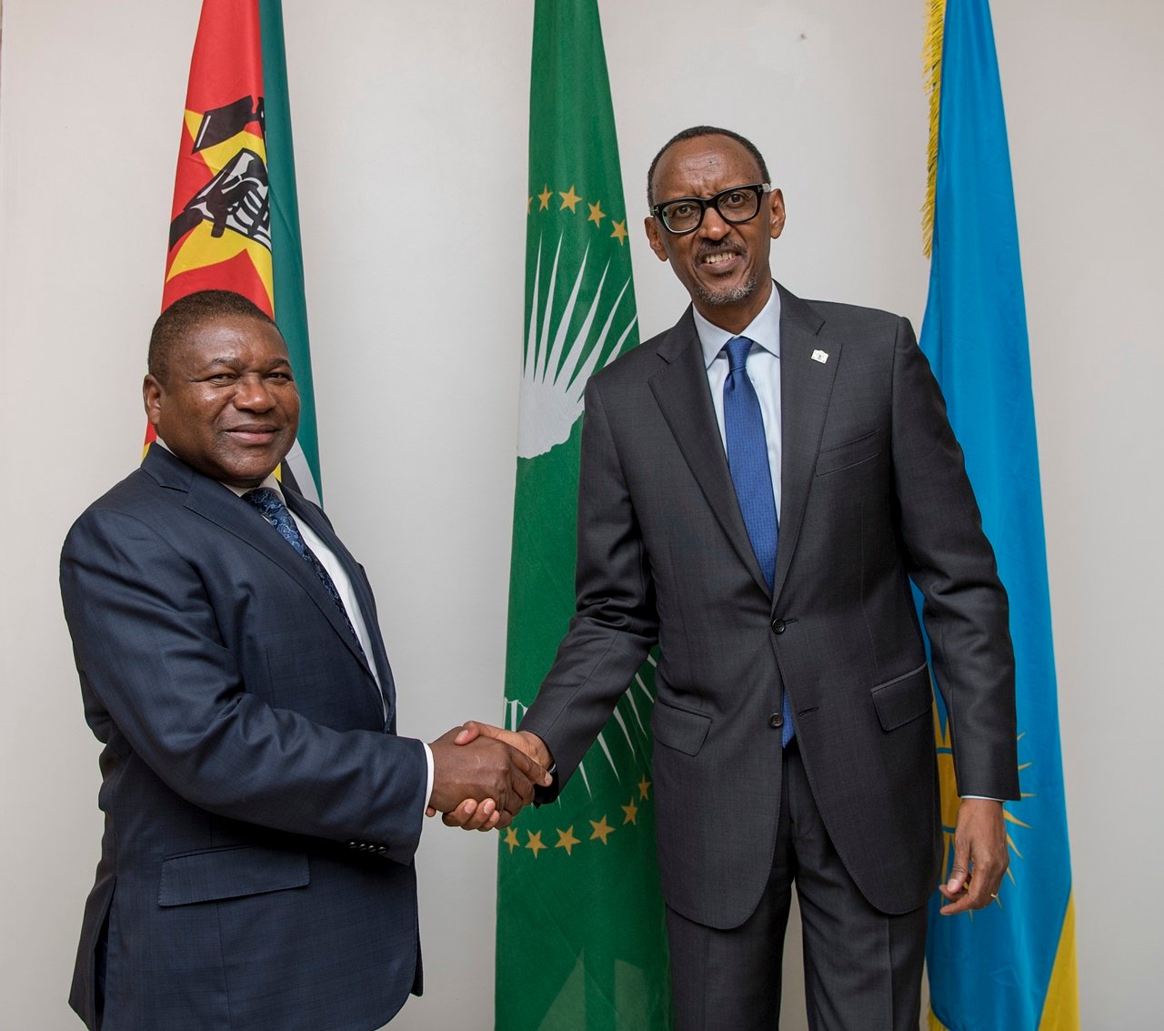 Perezida Kagame na Perezida Nyusi bemeranyije kubaka umuno ntangarugero