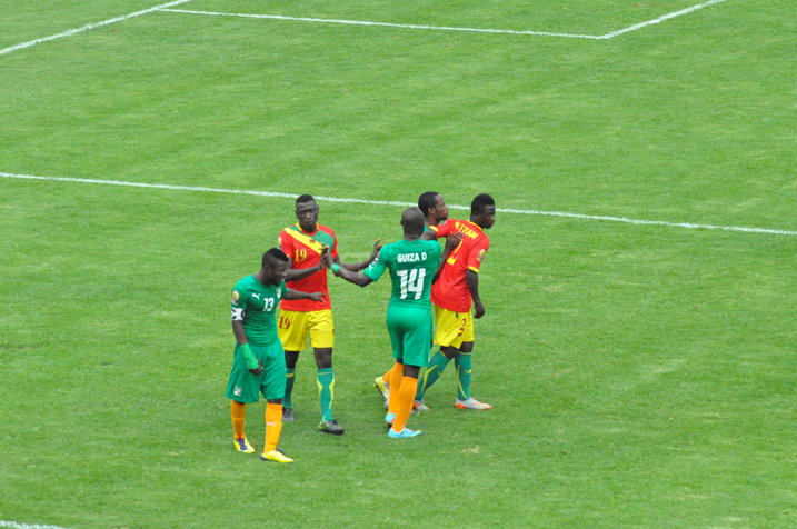 Nyuma y'umukino ,abakinnyi barahana "Fair Play"