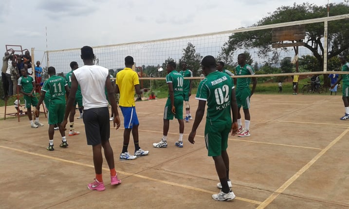 Abakinnyi ba Kirehe bakomeje imyitozo ubwo ikipe ya Rayon sports yari imaze kurambirwa gutegereza agasubira i Kigali