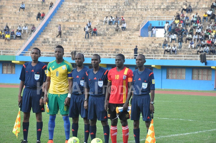 Abakapiteni b'amakipe n'abasifuzi mbere y'umukino