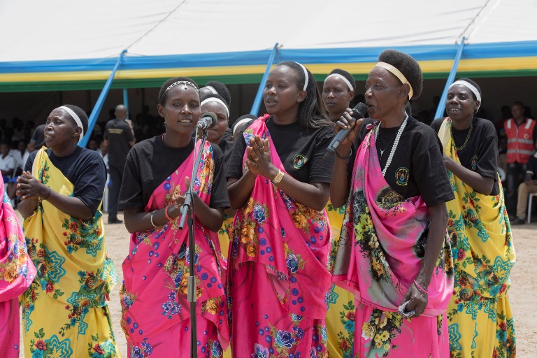Haririmbwe indirimbo zigaragaza agaciro umugore afitiye umuryango