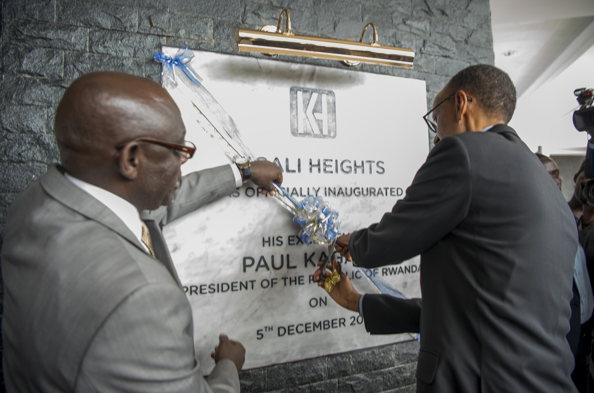 Perezida Kagame afungura ku mugaragaro inzu ya Kigali Heights