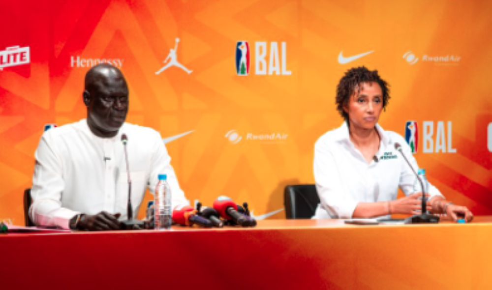 Candy Basomingera ari kumwe n'umuyobozi wa BAL, Amadou Gallo Fall, uyu mwaka muri Senegal