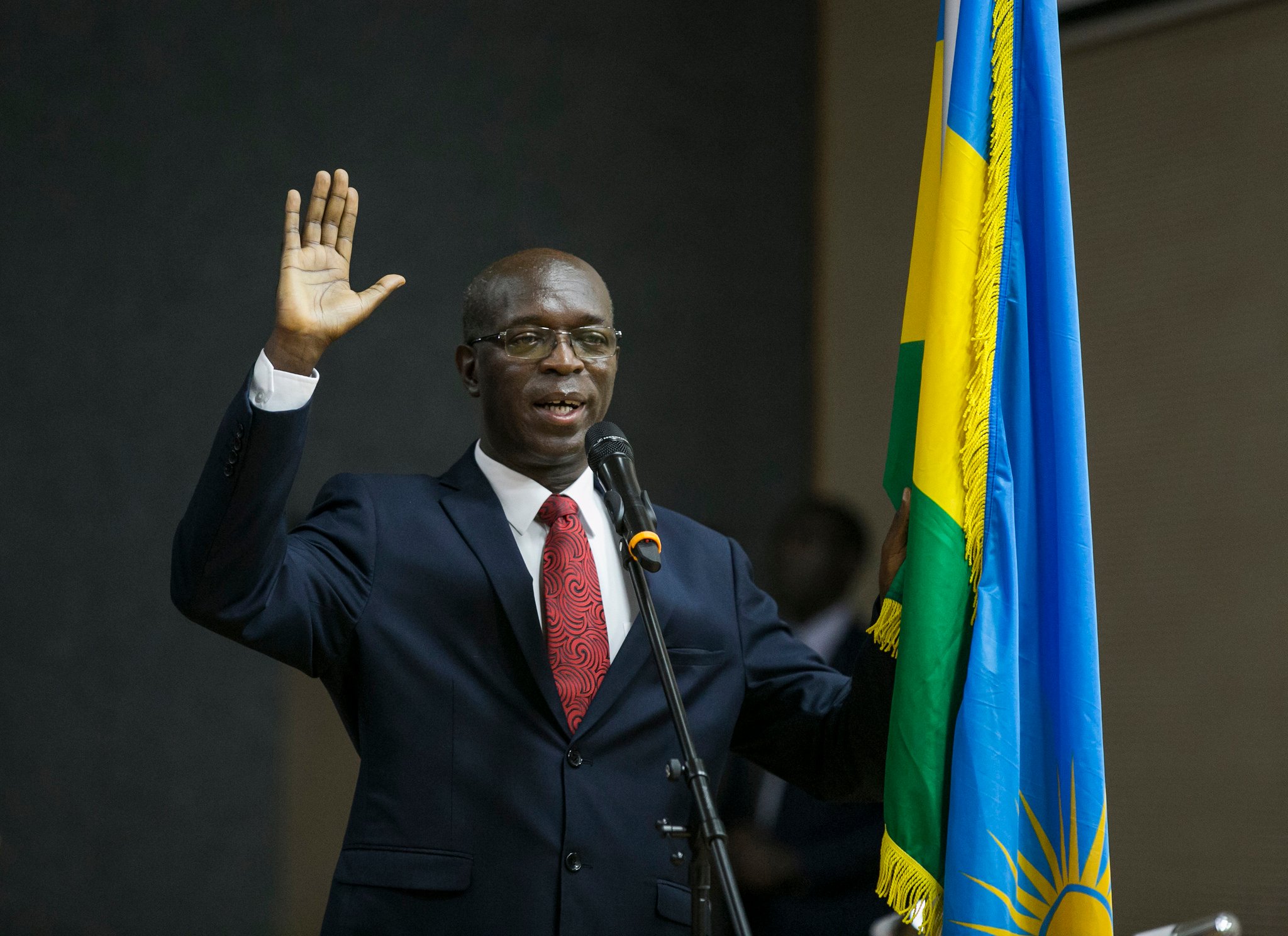 Umuvunyi mukuru Murekezi Anastase arahira