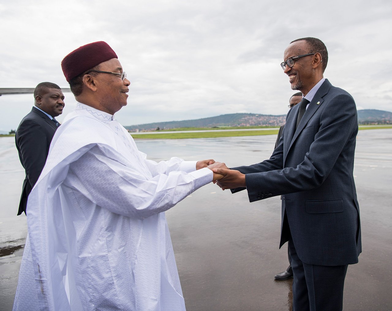 Perezida Kagame yakiriye mugenzi we wa Niger ku mugoroba wo kuri uyu wa Mbere