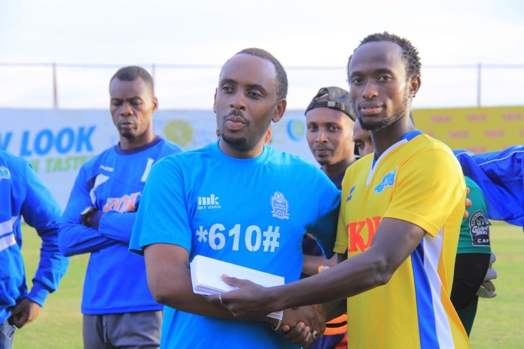 Munyakazi Sadate yavuze ko Manzi Thierry na bagenzi be bajyanye muri APR nta gahimbazamusyi bazabona