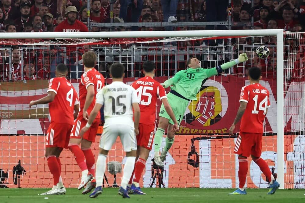 Kufura Arder Guler yatsinze umunyezamu Manuel Neur ku gitego cya kabiri cya Real Madrid 