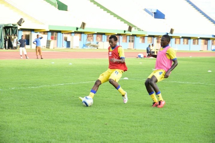 Nshuti Savio Dominique wa Rayon Sports wambaye 11,agerageza gucenga Djihad Bizimana ukinira APR Fc