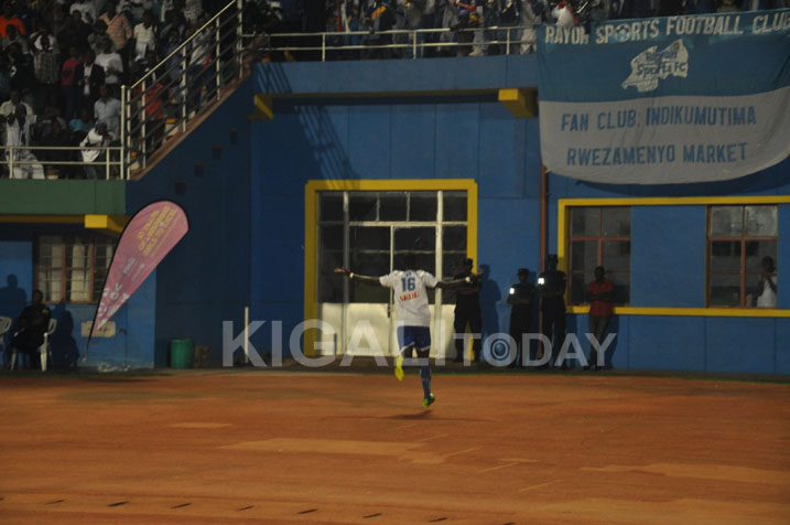 Imanishimwe Emmanuel yatsinze igitego kirangwa,gusa yabimenye amaze akanya acyishimira