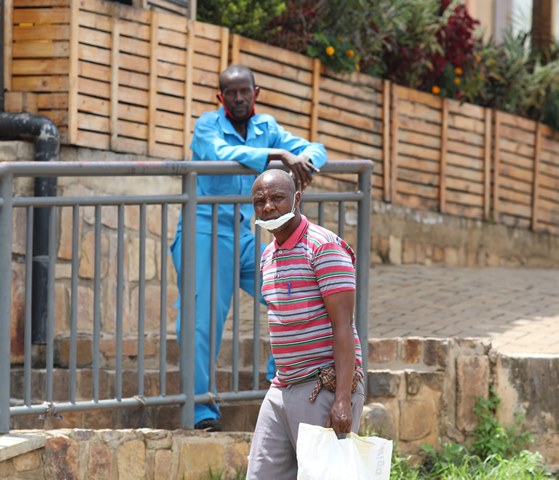 Bamwe barabikora ku bushake ariko abandi biraterwa no kutameya