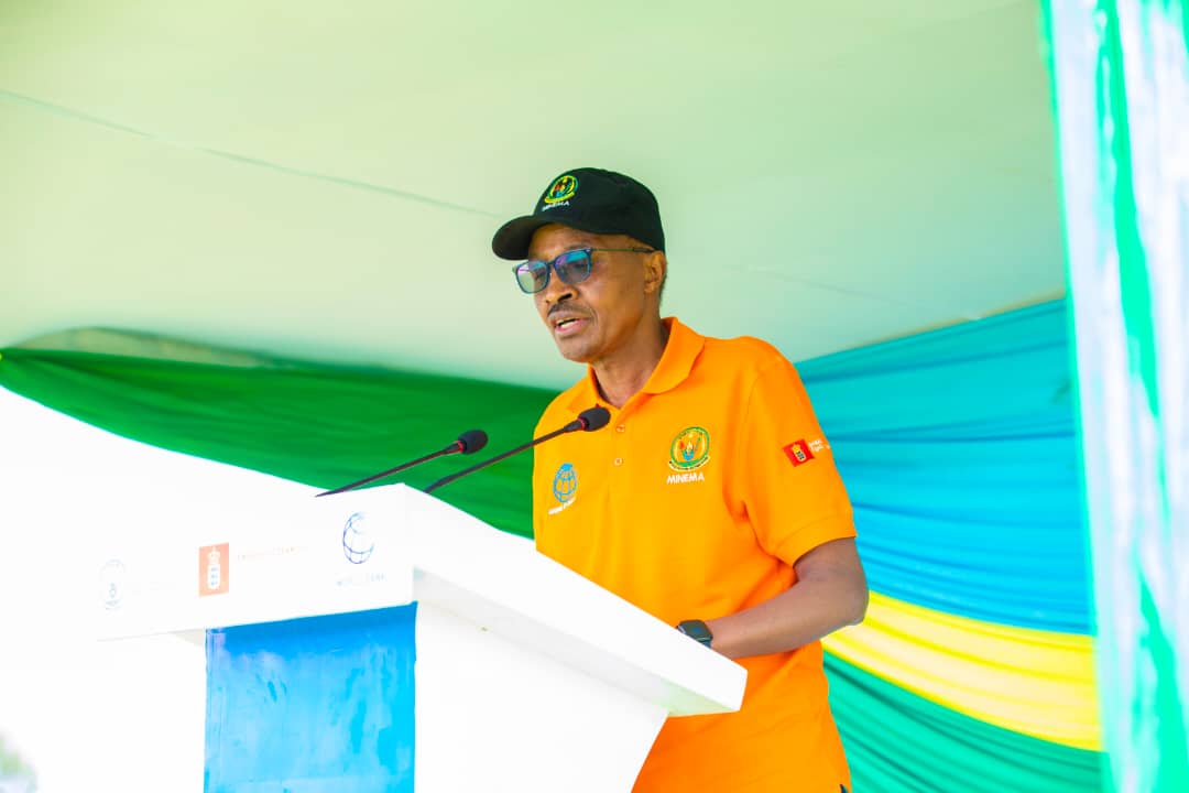 Minisitiri Maj Gen (Rtd) Albert Murasira