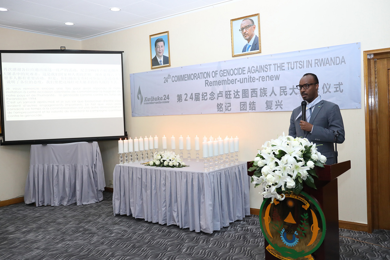 Ambasaderi w'u Rwanda mu Bushinwa Lt. Gen Charles Kayonga