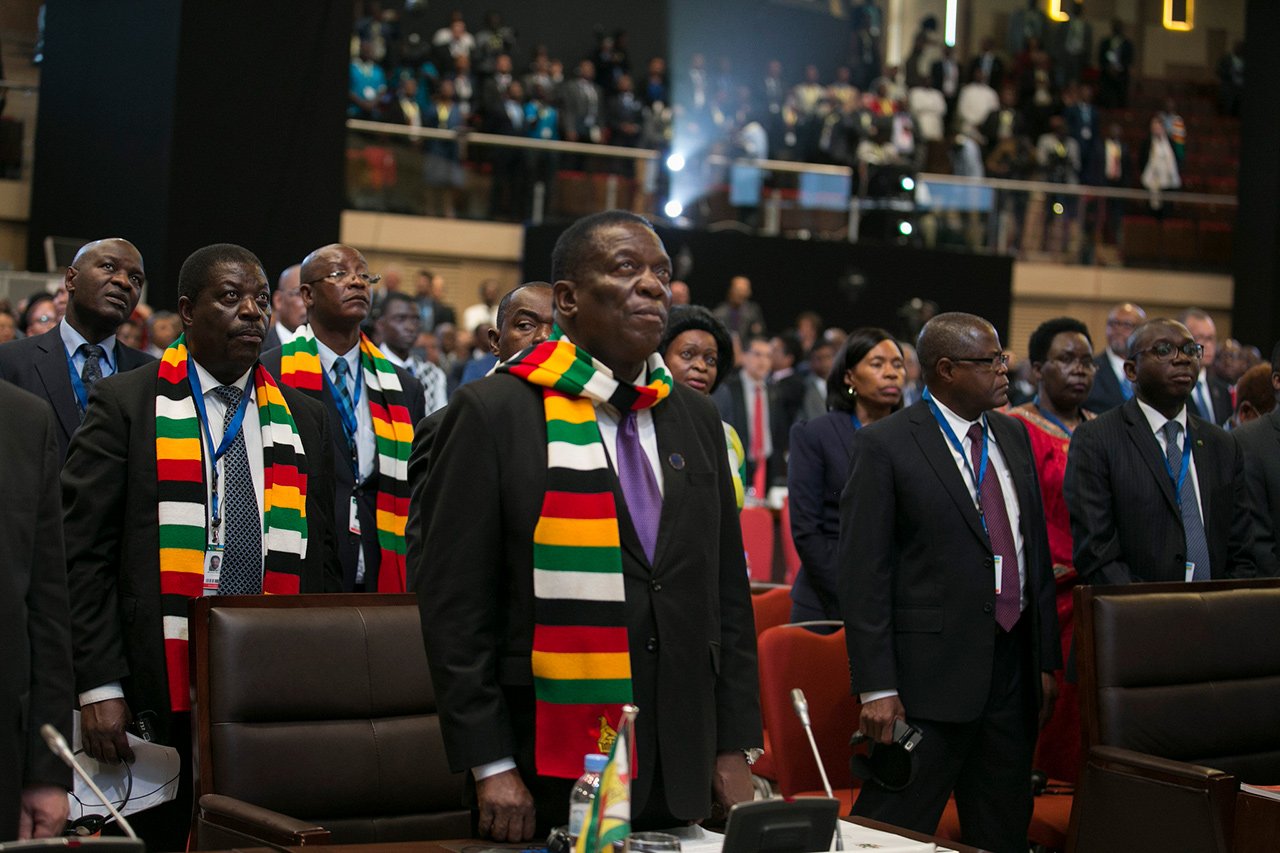 Abayoboke b'ishyaka rya Zanu PF muri Zimbabwe barangwa no kwambara za furari