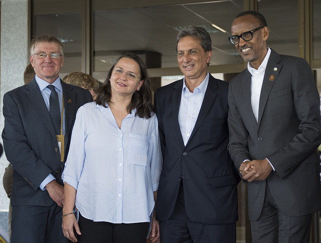 Bamwe muri bo bafashe amafoto y'urwibutso na Perezida Kagame