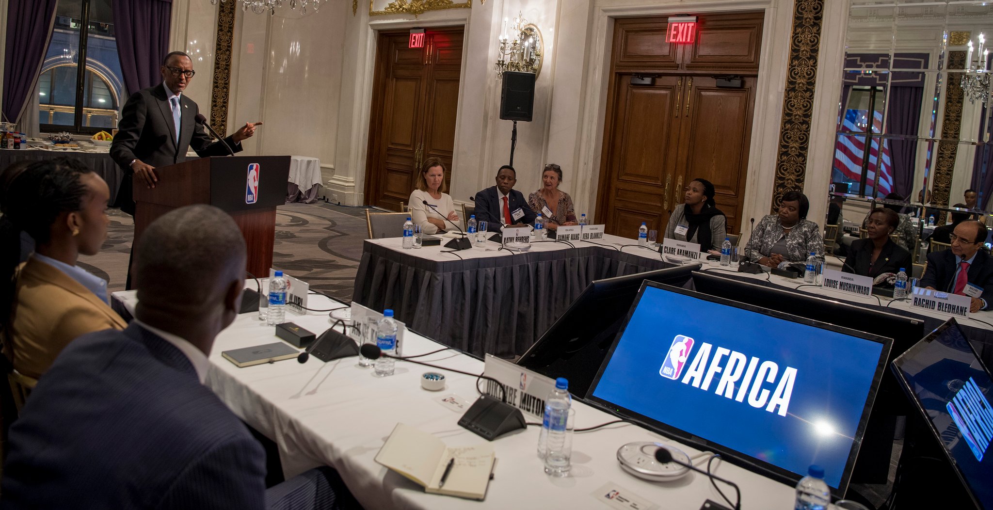 Perezida Kagame yagejeje ijambo ku bitabiriye inama y