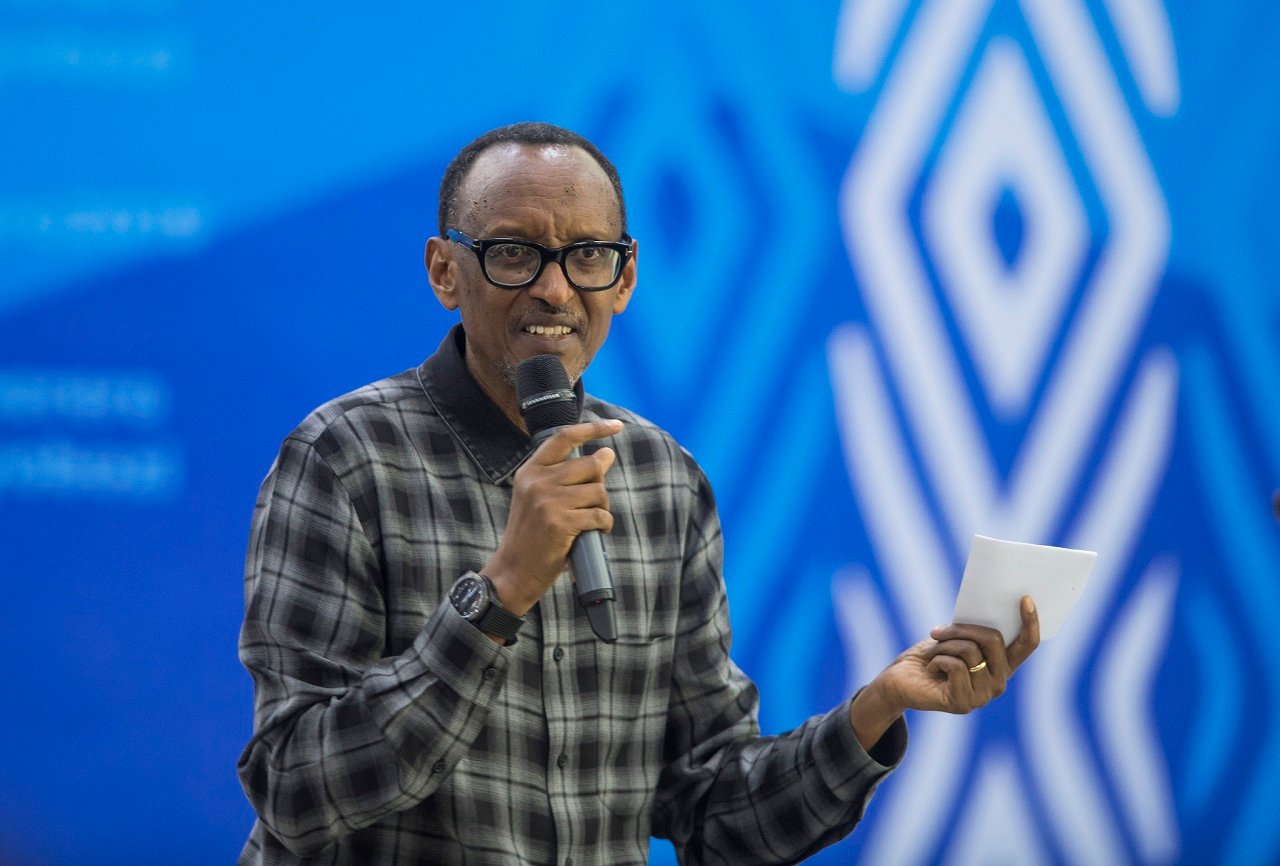 Perezida Kagame mu mwiherero wa 16 w