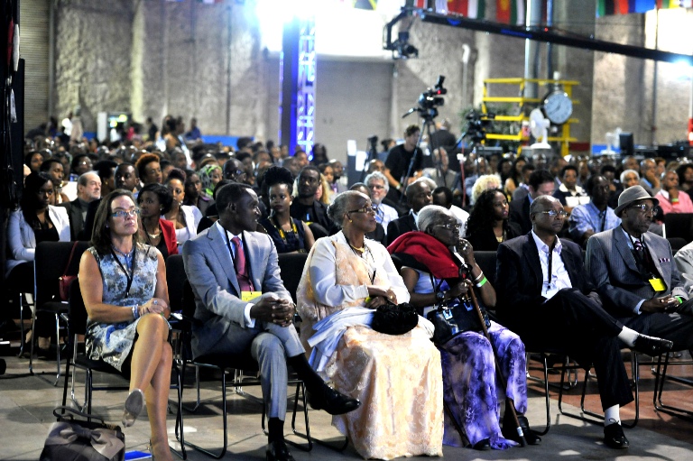 Abanyarwanda n'inshuri z'u Rwanda bari bateraniye mu mujyi wa Toronto.