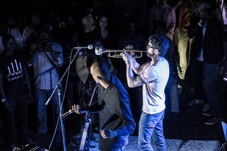 Abantu bari bakunze umuziki w'umwimerere.