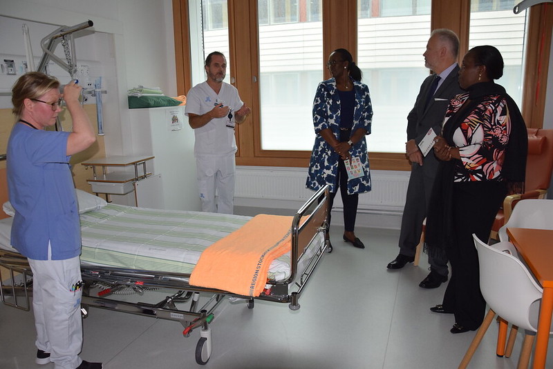 Madamu Jeannette Kagame yasuye Ibitaro bya Kaminuza ya Karolinska