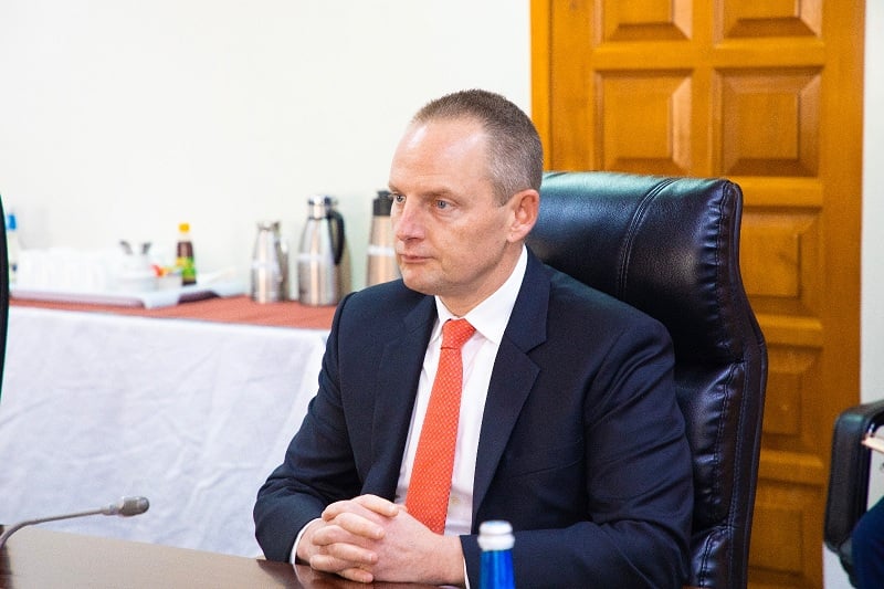 Amb Eric Kneedler