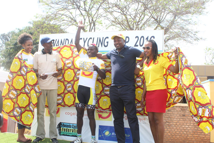 Gasore Hategeka wegukanye Rwanda cycling cup 2016
