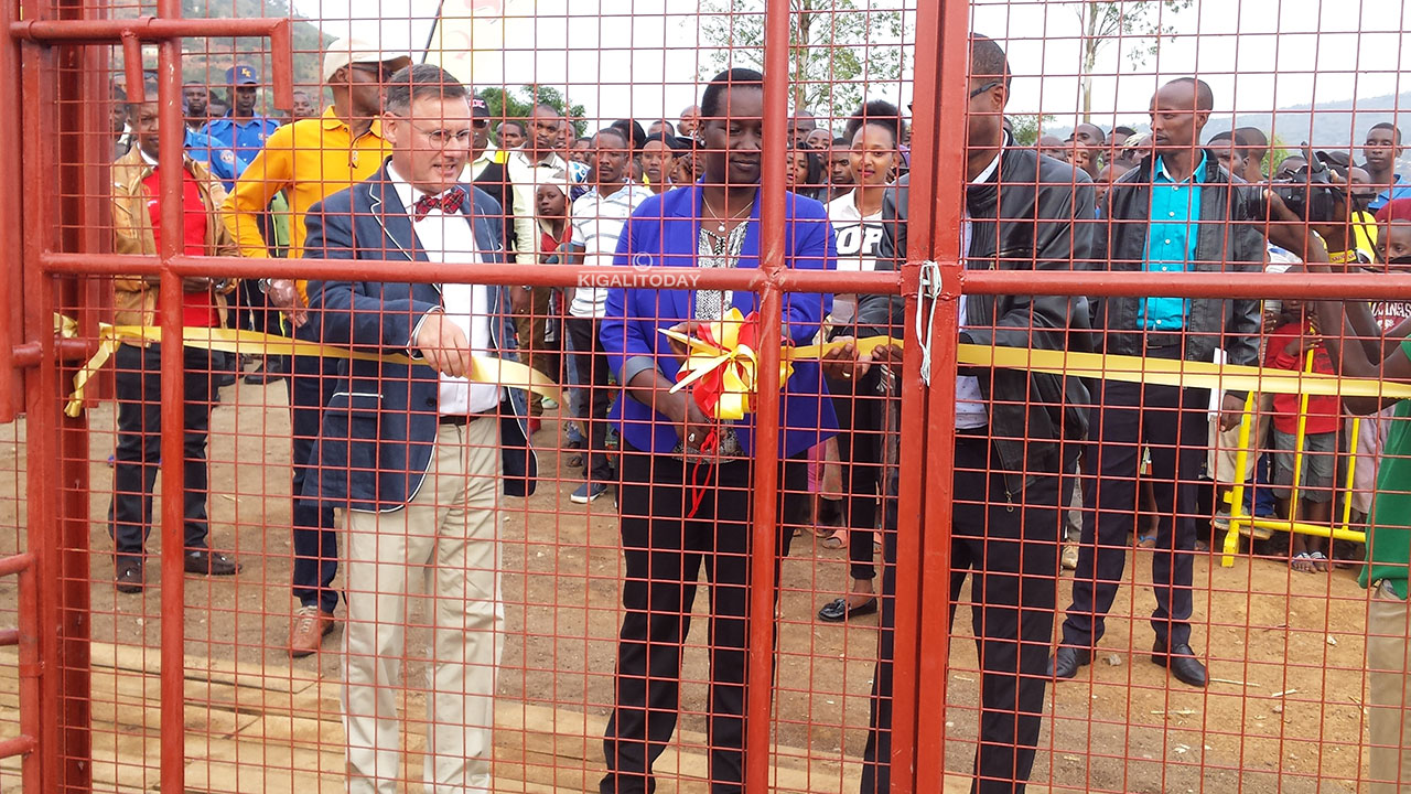 Minisitiri Uwacu Julienne afungura ku mugaragaro iki kibuga