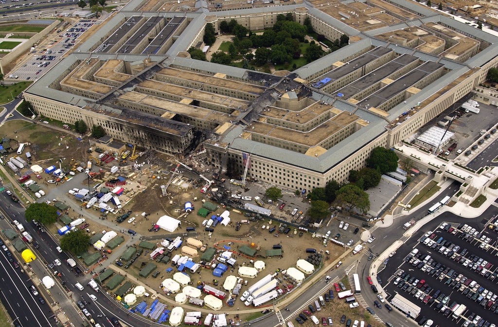 Inyubako ya Minisiteri y'Ingabo za Amerika (Pentagon) nayo yibasiwe n'ibyo bitero