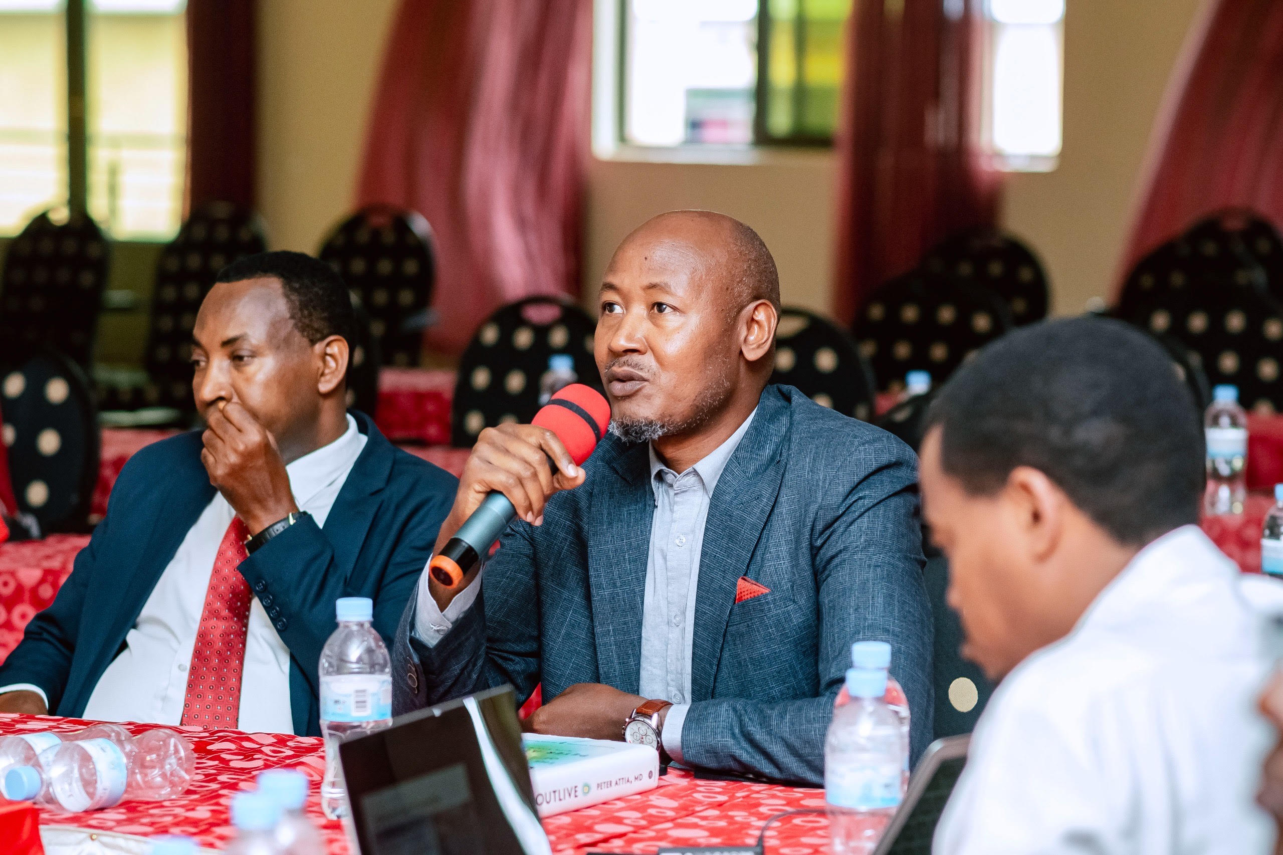 Geoffrey Zawadi usanzwe uri Perezida wungirije ushinzwe amarushanwa muri Federasiyo ya Volleyball