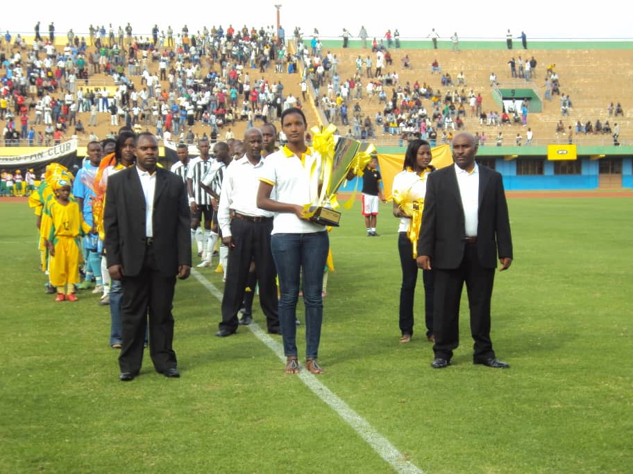 Umunyamideli Kate Bashabe atwaye igikombe cyahatanirwaga muri 2012