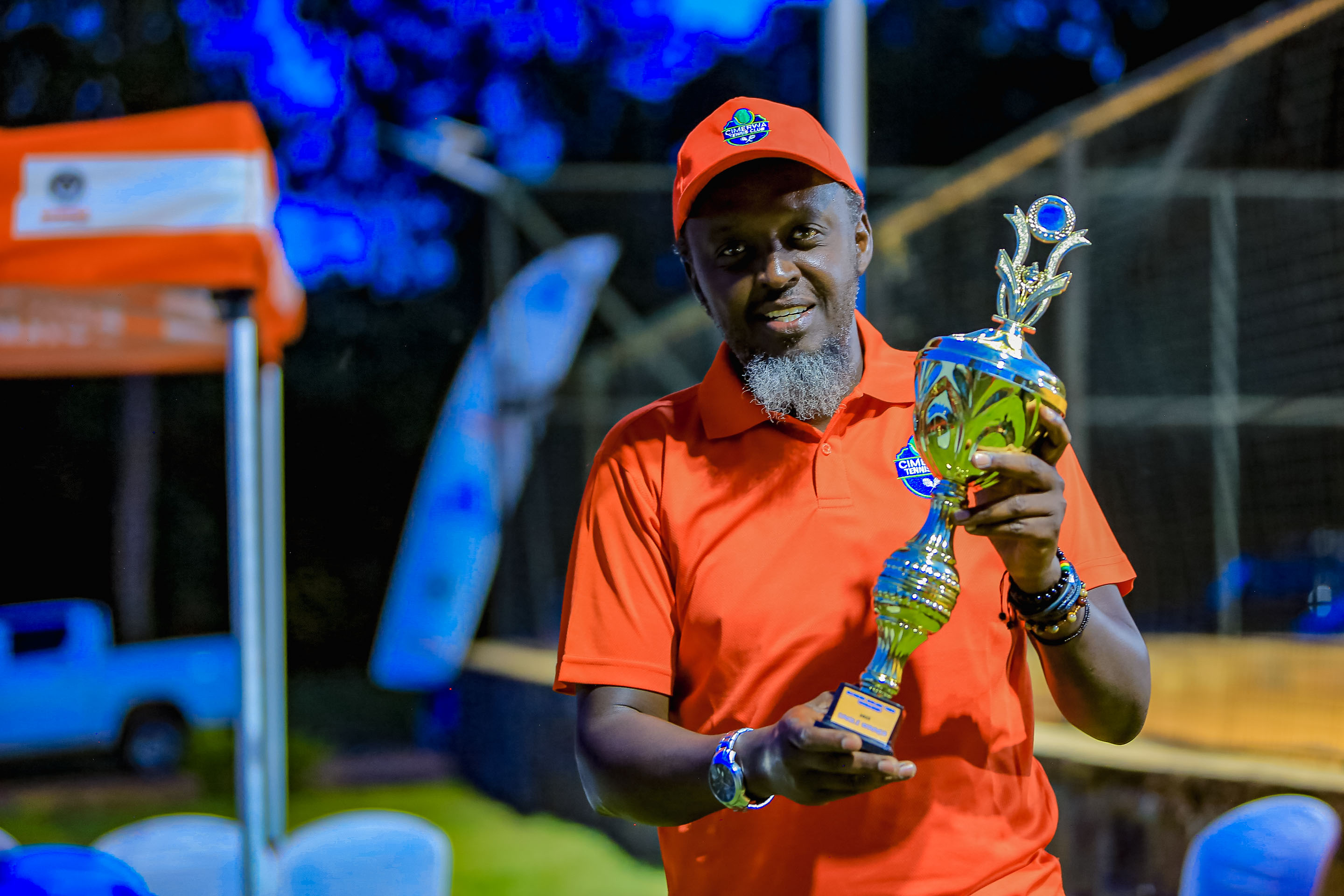 Theoneste Bahati ukinira Kicuciro Ecology Club ni we wegukanye iri rushanwa rya Tennis ryabereye muri IPRC- Kigali.