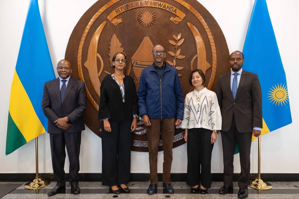 Ubwo Perezida Kagame yakiraga Reeta Roy na Sewit Ahderom 