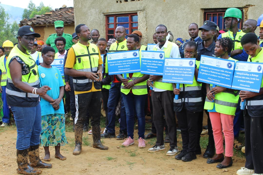 Meya Kayitare yasabye Urubyiruko kwemera kugirwa inama ariko rugashungura