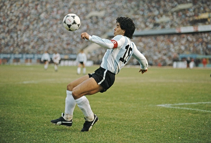 Diego Maradona wabaye ikimenyabose muri ruhago