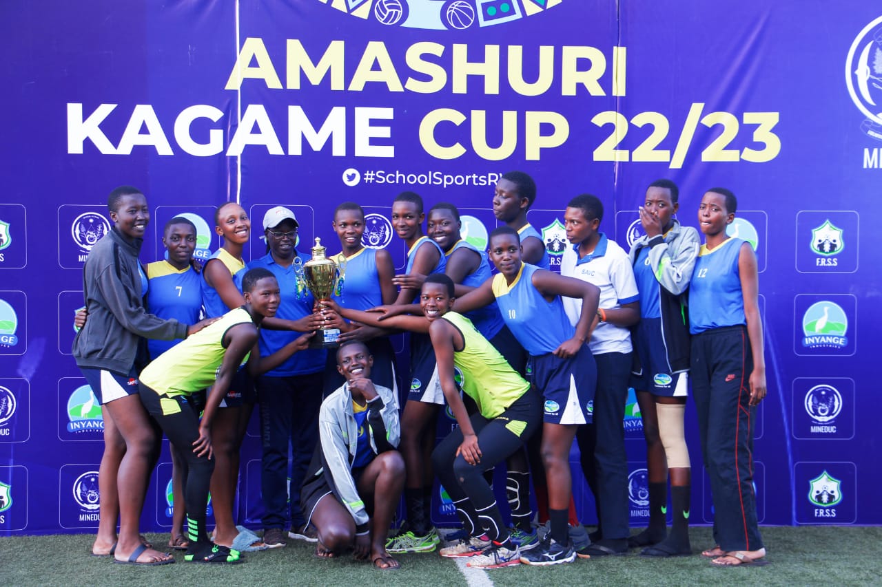 Muri Volleyball/Abakobwa, GS St Aloys Rwamagana yegukanye igikombe itsinze IPRC Kigali