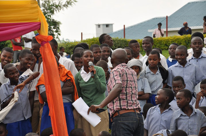 Abanyeshuri babajijwe ibibazo bijyanye n'imyororokere.