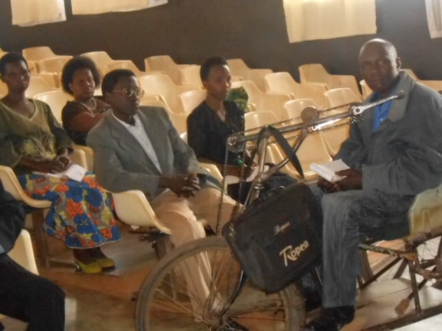 Bamwe mu babana n'ubumuga bo mu karere ka Gicumbi bari mu nama.