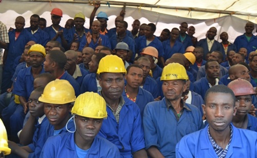 Abacukura amabuye y'agaciro muri Mine ya Gifurwe bibutswa ko iyo mine igomba kubafasha kubona amafaranga bagahanga indi mirimo bityo bagaharira n'abandi nabo bagacukura.