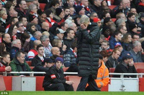 Abafana ntabwo bishimiye uko Wenger atoza ikipe yabo.